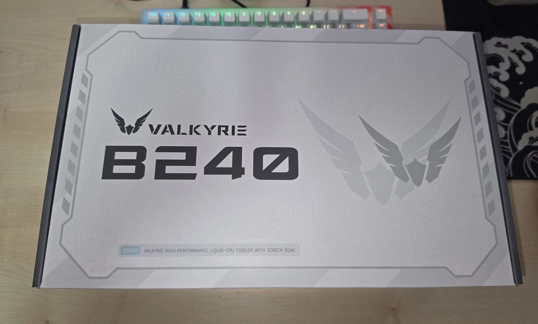발키리 B240 LCD ARGB 화이트 수랭쿨러 판매 - 안심되는 중고거래