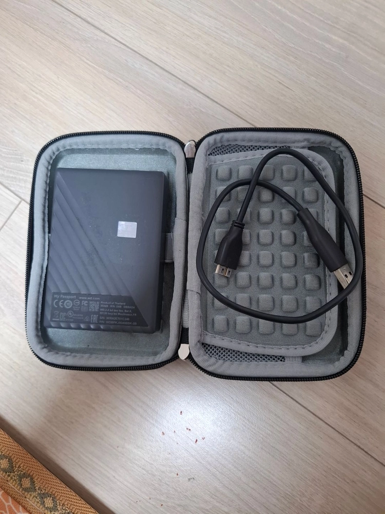 WD 4TB 외장용 hdd 이미지
