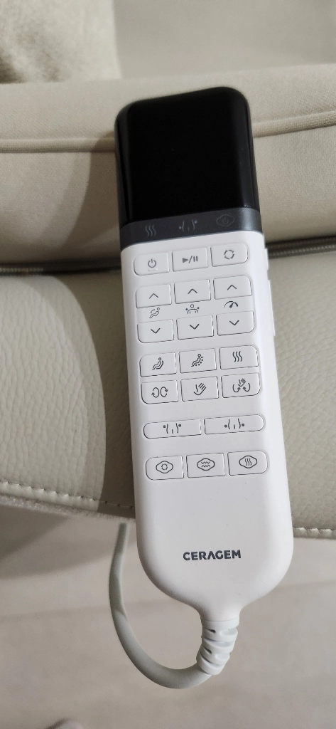 세라잼 파우제 안마의자 아이보리 이미지