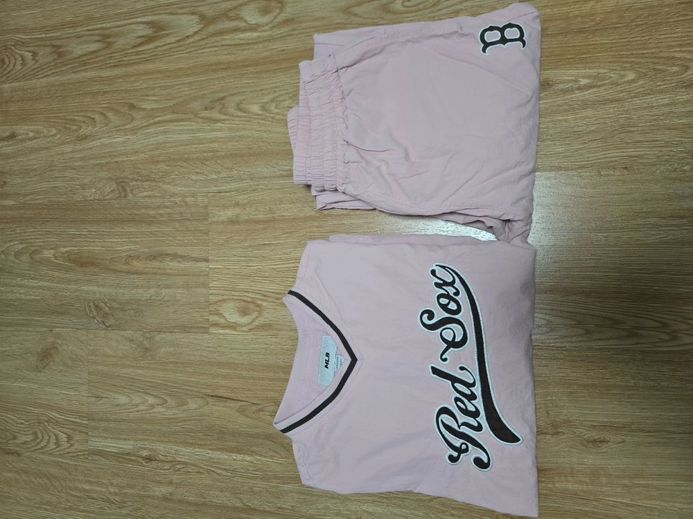 (가격내림) MLB 엠엘비 키즈 맨투맨 상하세트(140사이즈) 이미지
