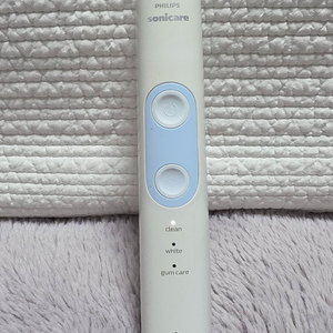필립스 소닉케어 전동 칫솔 이미지