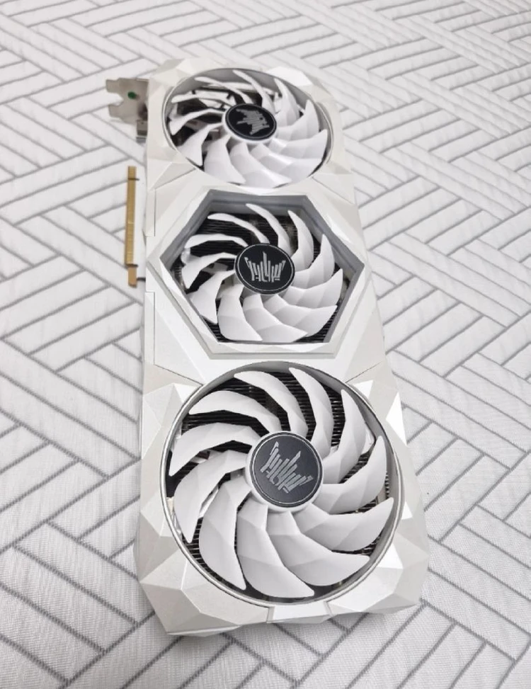 3090ti hof white 그래픽카드 판매합니다. 이미지