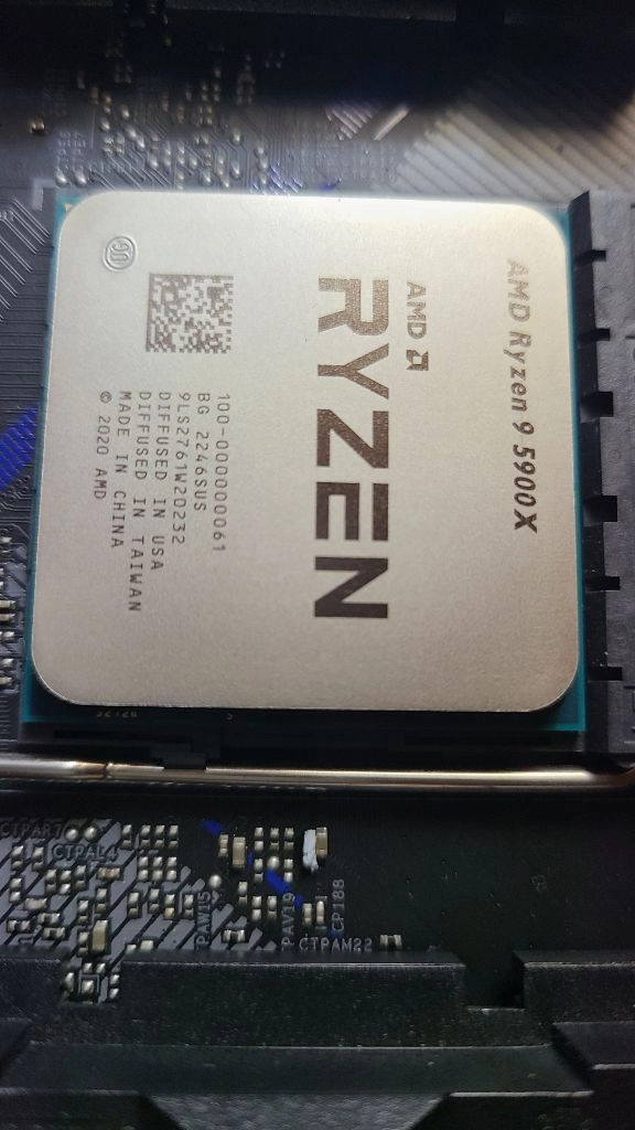 라이젠9 5900x + 애즈락 X570 익스트림4 메인보드 이미지