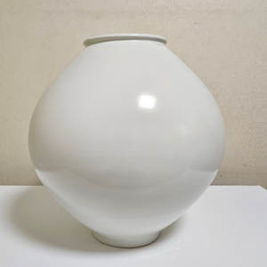 태광 박수재 달항아리 이미지