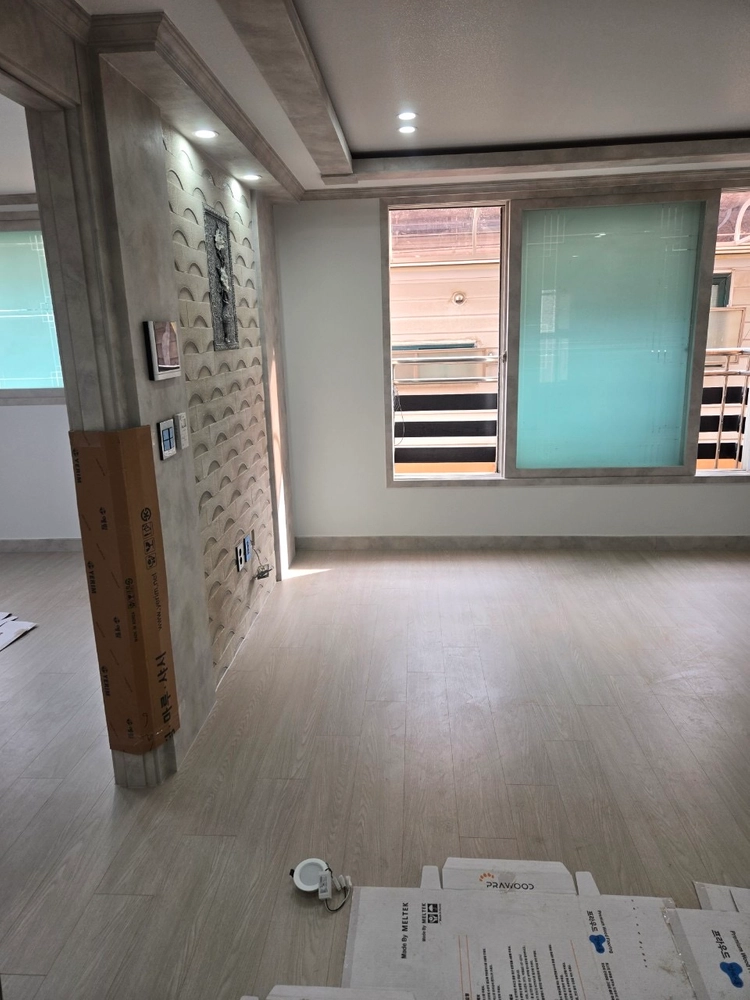 강마루 광폭 프로모션진행하고 있는 멜텍 소프트그레이 상품입니다. 7.5T*165W*1205L 이미지