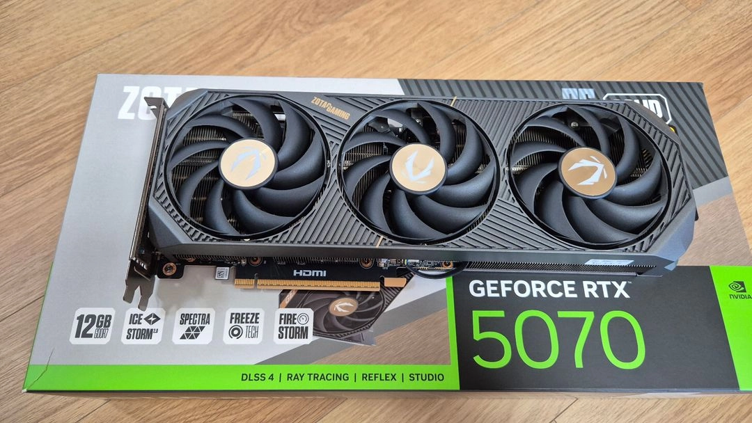 ZOTAC RTX 5070 SOLID OC - 안심되는 중고거래