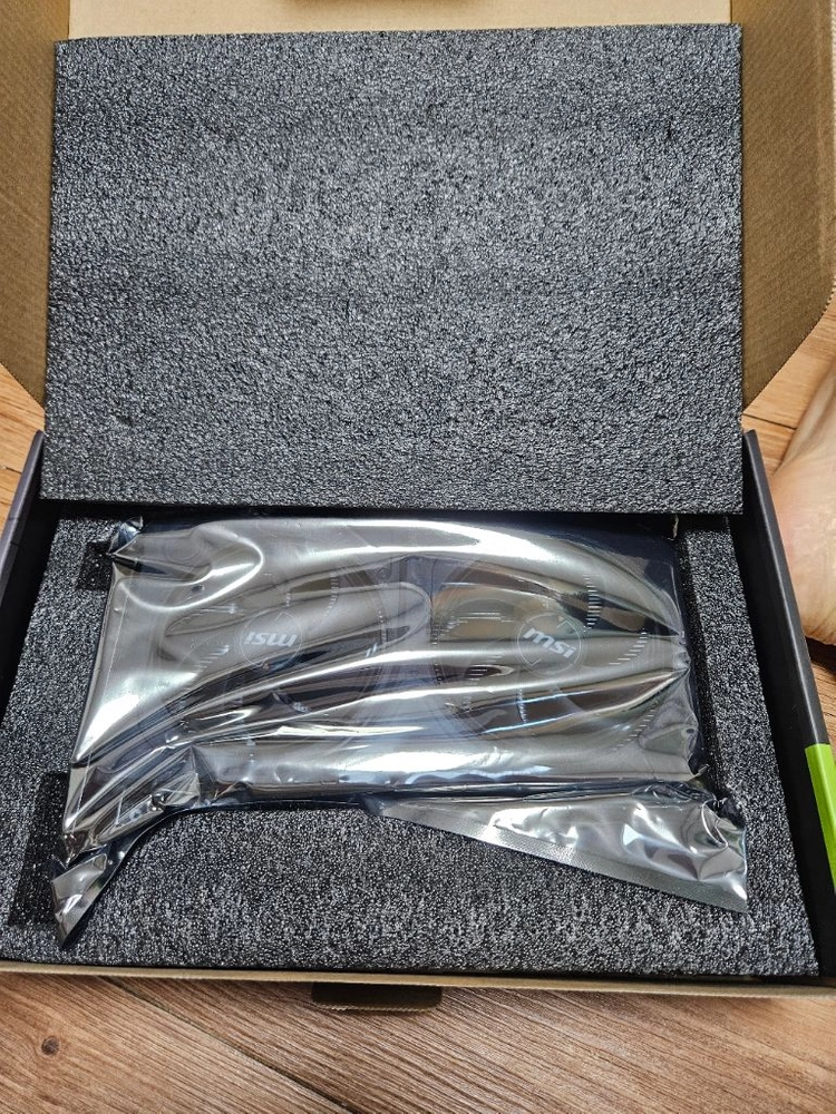 MSI RTX 5060 Ti 8GB 이미지