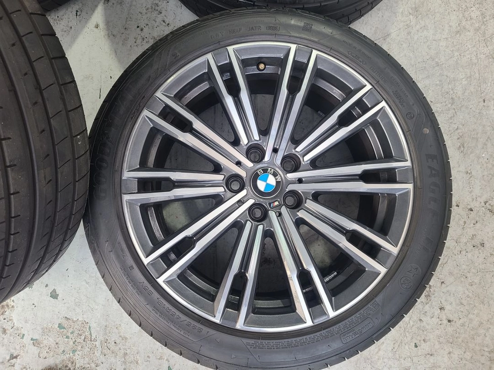BMW G20 790m 18인치 휠타이어 팝니다 이미지
