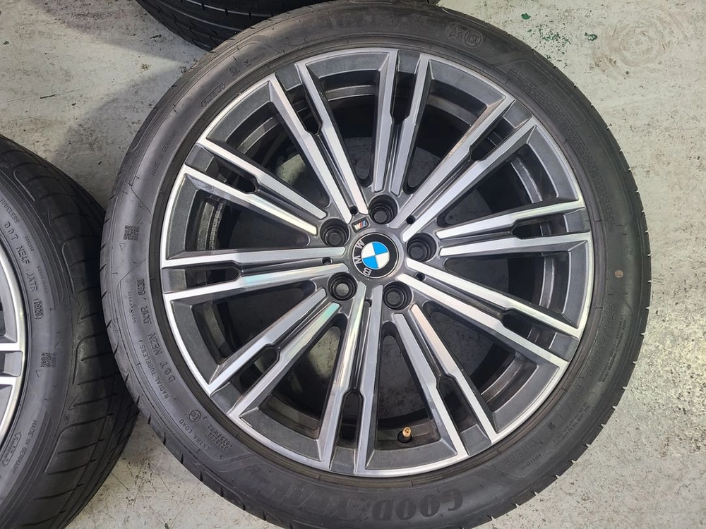 BMW G20 790m 18인치 휠타이어 팝니다 이미지