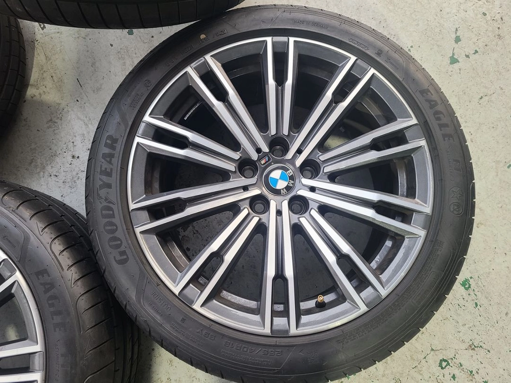 BMW G20 790m 18인치 휠타이어 팝니다 이미지