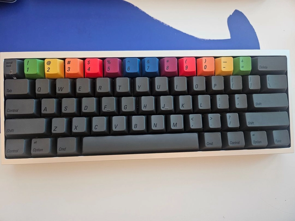 베놈 venom 60he(6.25 RGB)게이밍 키보드 팝니다 이미지