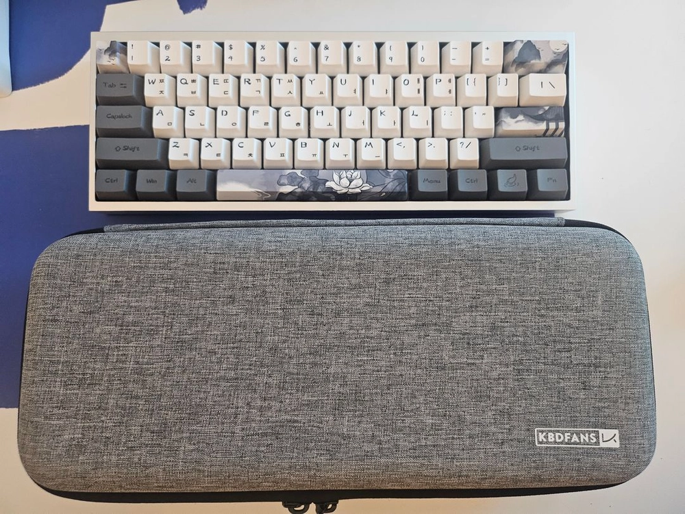 베놈 venom 60he(6.25 RGB)게이밍 키보드 팝니다 이미지