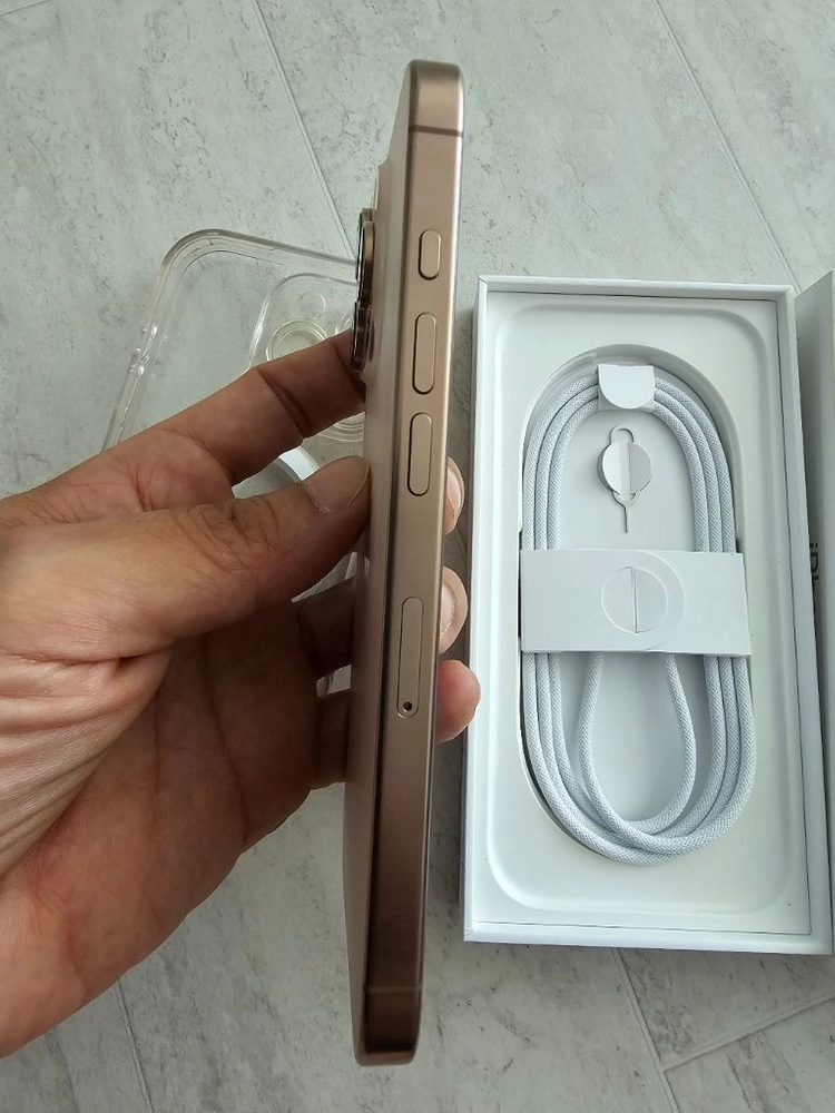 아이폰 16 Pro 256GB 데저트티타늄 풀박스 이미지
