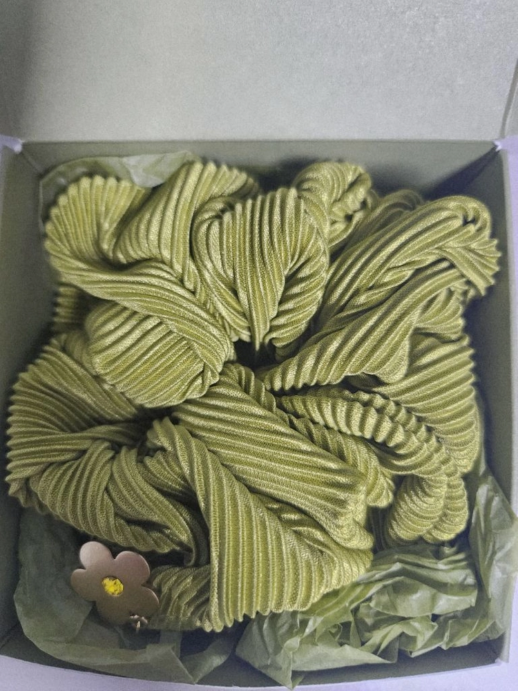 다나버튼 배꽃 플라워 플리츠 곱창밴드 스크런치 올리브 색상 이미지