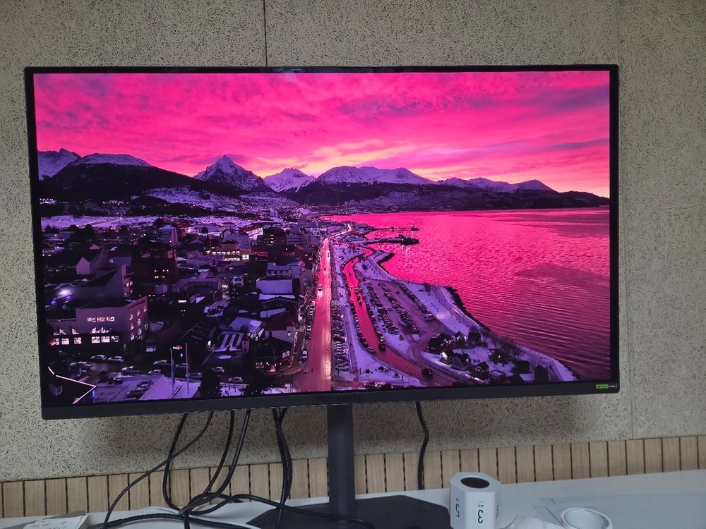 기가바이트 mo32u24 32인치 4k oled 모니터 - 안심되는 중고거래