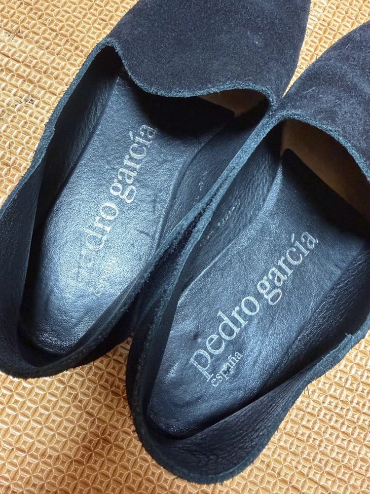 페드로 가르시아 스웨이드 플랫 슈즈 이미지