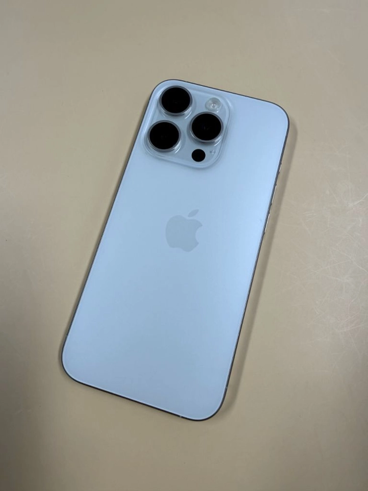 아이폰 15프로 128GB 화이트 - 안심되는 중고거래