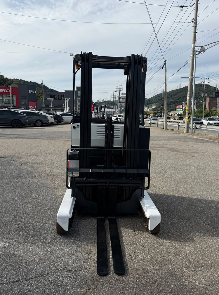 니찌유 입식 전동지게차 1.5톤 3단 4.7M (2022년식) 이미지