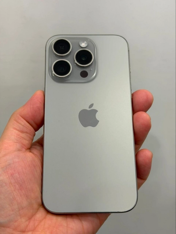아이폰 15프로 네츄럴티타늄 256GB - 안심되는 중고거래