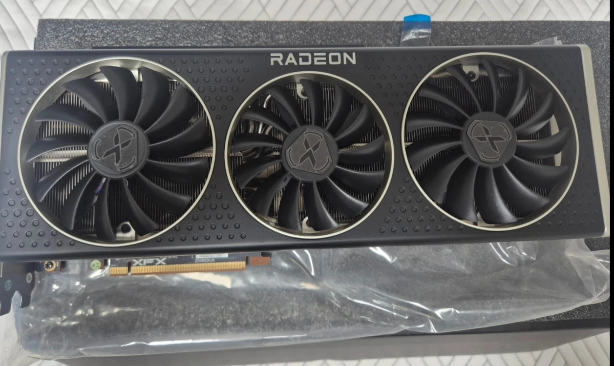 XFX RX 6950XT 16GB MERC 그래픽카드 이미지