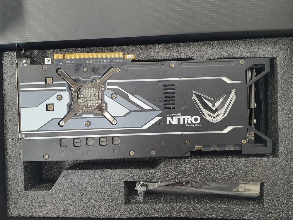 컴퓨터 그래픽카드 SAPPHIRE NITRO+ RADEON RX VEGA 64 이미지
