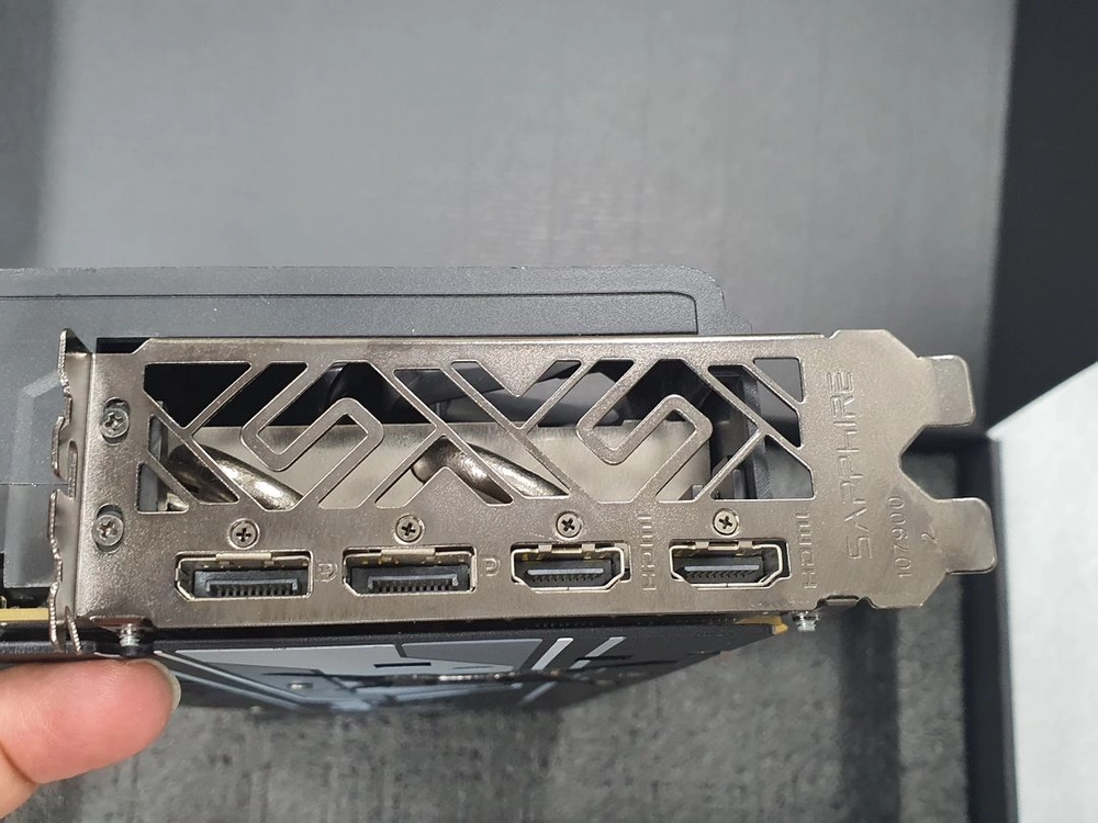 컴퓨터 그래픽카드 SAPPHIRE NITRO+ RADEON RX VEGA 64 이미지