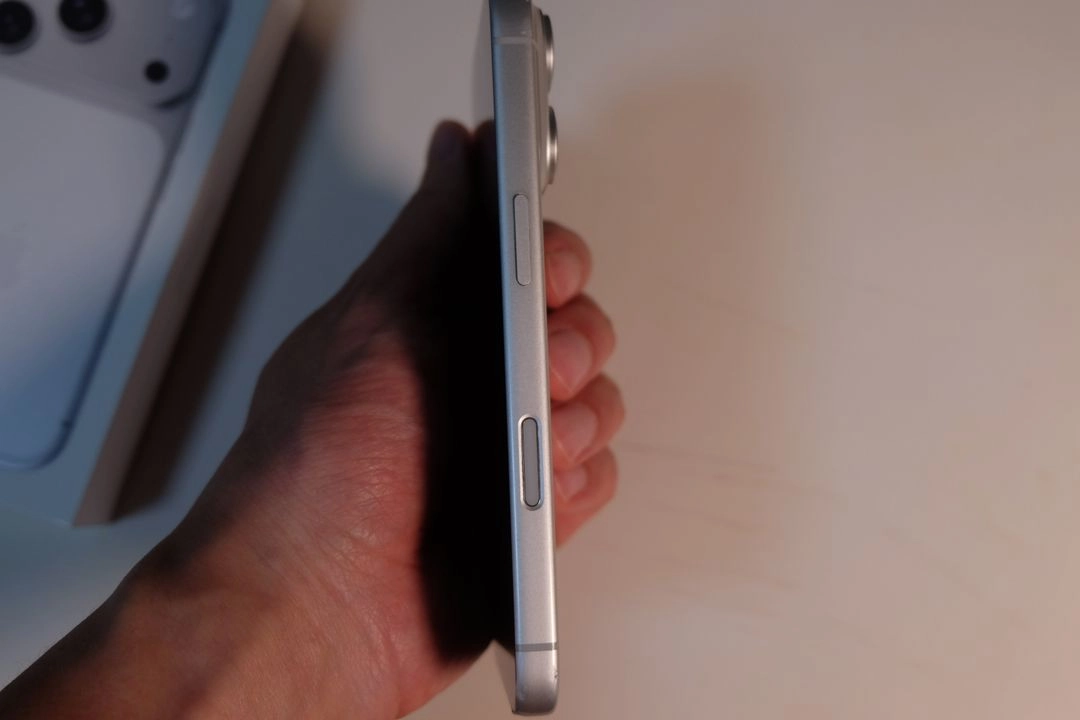 아이폰 17 프로 실버 256GB 홍콩판 무음 카메라 애플 케어 플러스 이미지