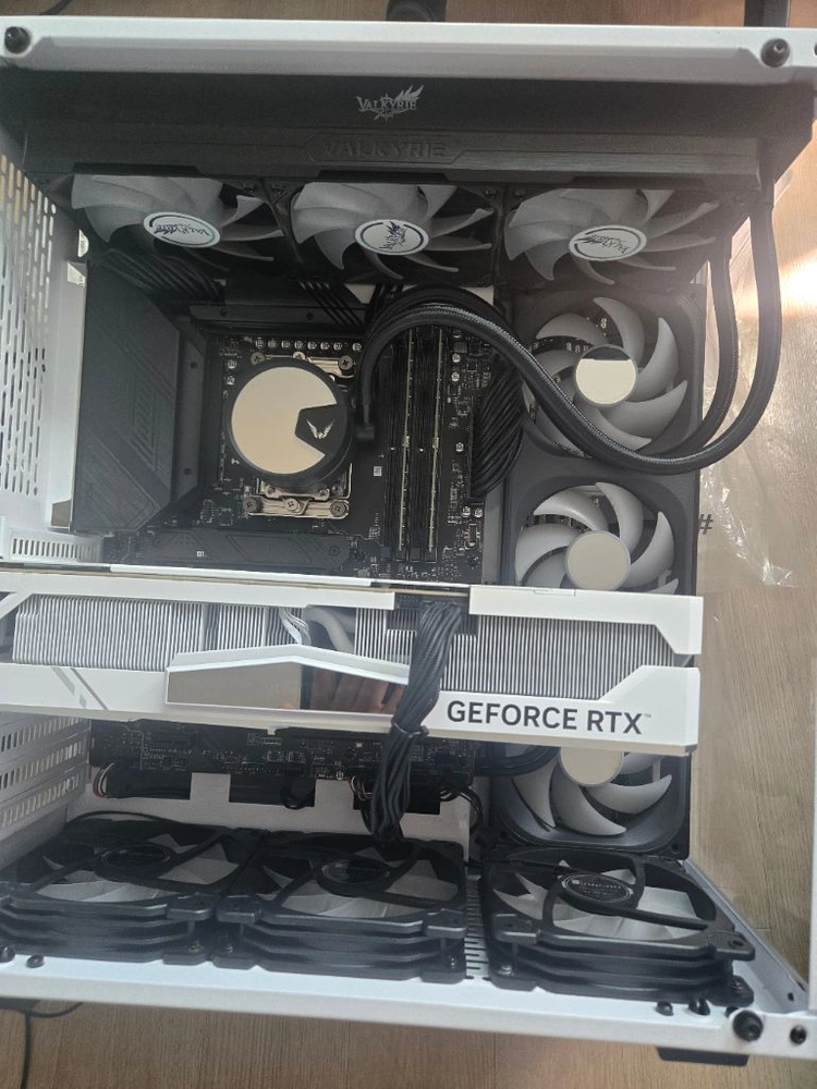 라이젠 9 9950X3d b650 wifi 4080super 64g m.2 1T 850w등 본체팔아요 이미지