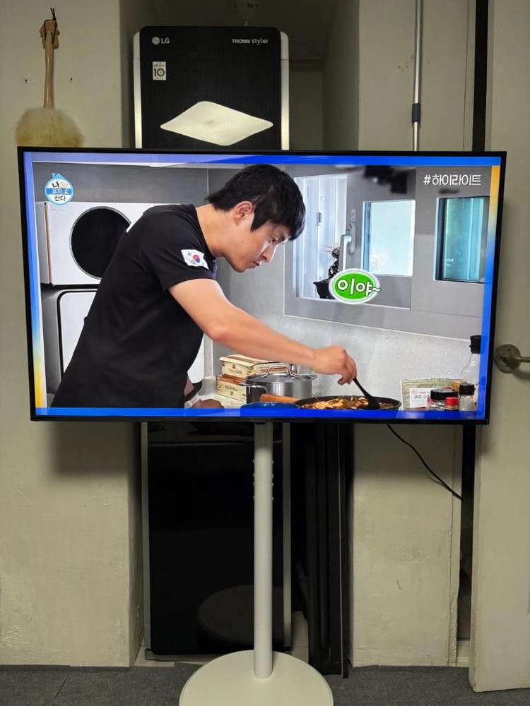 LG 55인치 4K 무빙스마트TV 이미지