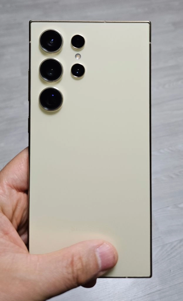 갤럭시 S24울트라 옐로우 256GB A급 팝니다. 이미지