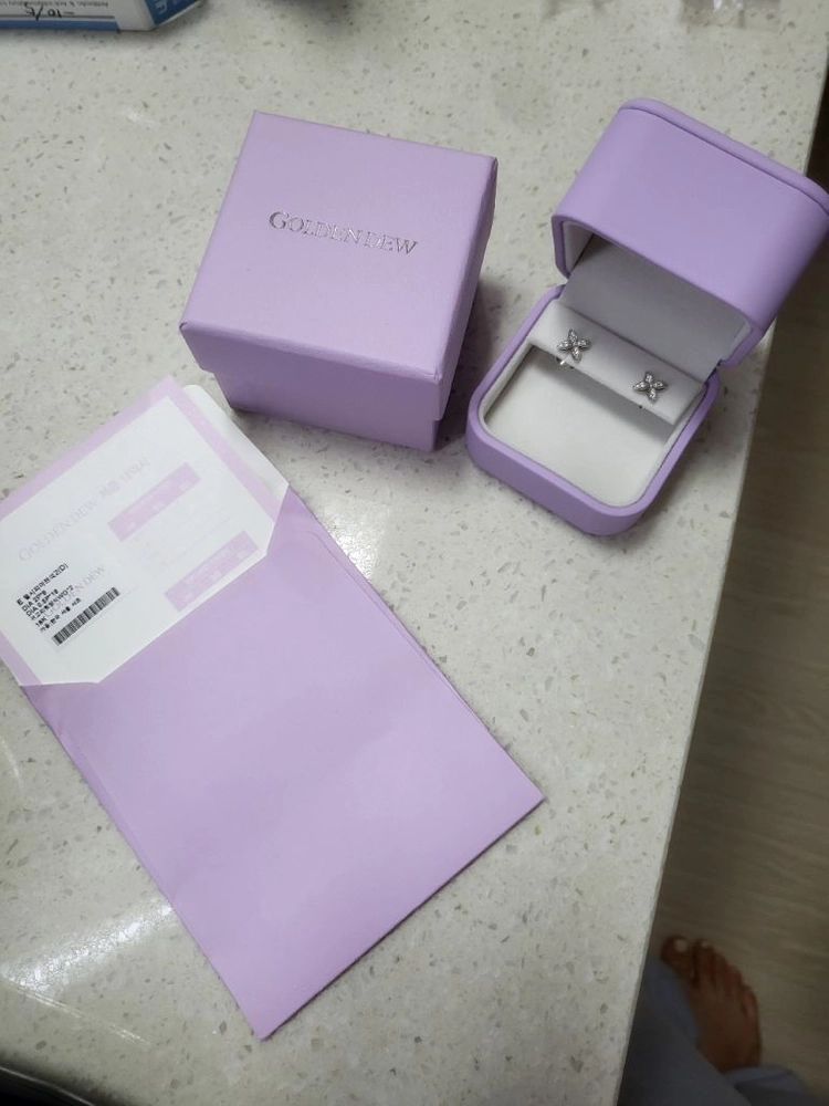 펄시피아 쁘띠 파베 귀걸이 팝니다.(다이아) 이미지