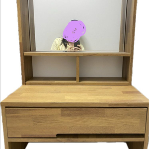 낮은 화장대 이미지