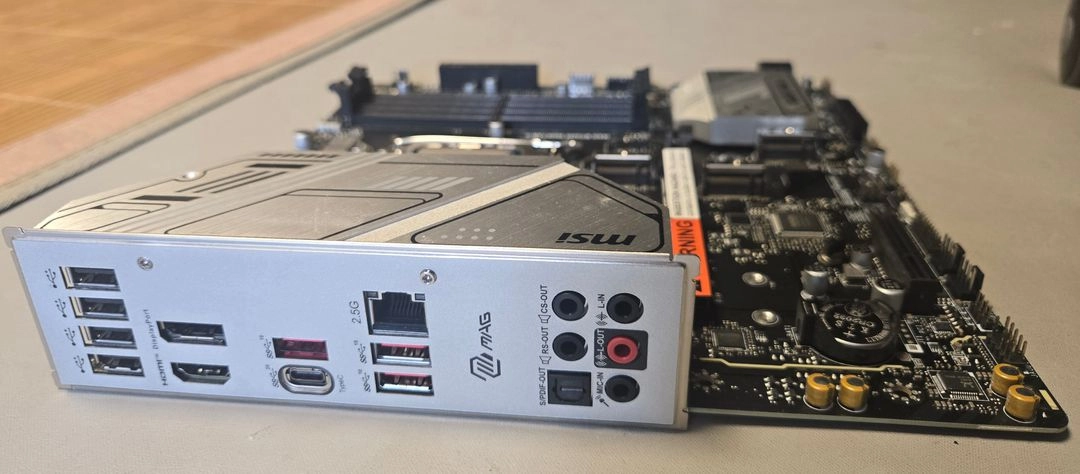 cpu 인텔 코어 i5-14600K + MAG B760M 메인보드 이미지