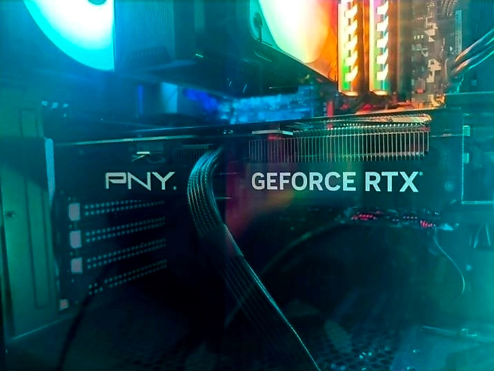 PNY 지포스 RTX 4070 SUPER 그래픽카드 보증29년까지 - 안심되는 중고거래