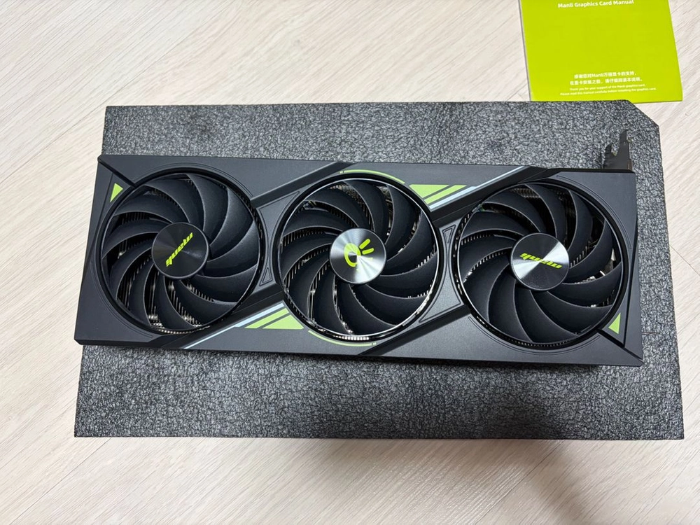 만리 네뷸라 지포스 RTX 5070 판매합니다 - 안심되는 중고거래