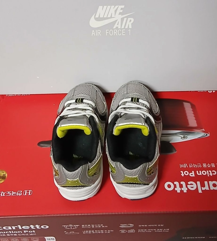 뉴발란스키즈 530 145사이즈 실버형광 운동화 24년12월 이미지
