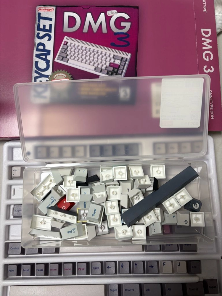 앵그리미아오 rgb65 클라우드화이트 + gmk + 제인키캡 이미지