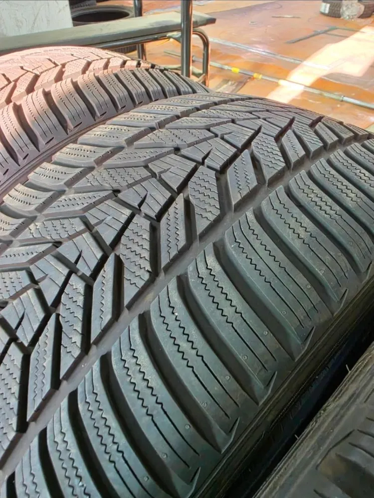 한국 스노우 245/45R19,275/40R19 한대분 이미지