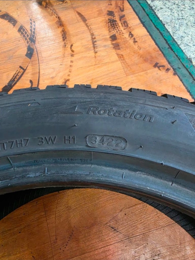 한국 스노우 245/45R19,275/40R19 한대분 이미지