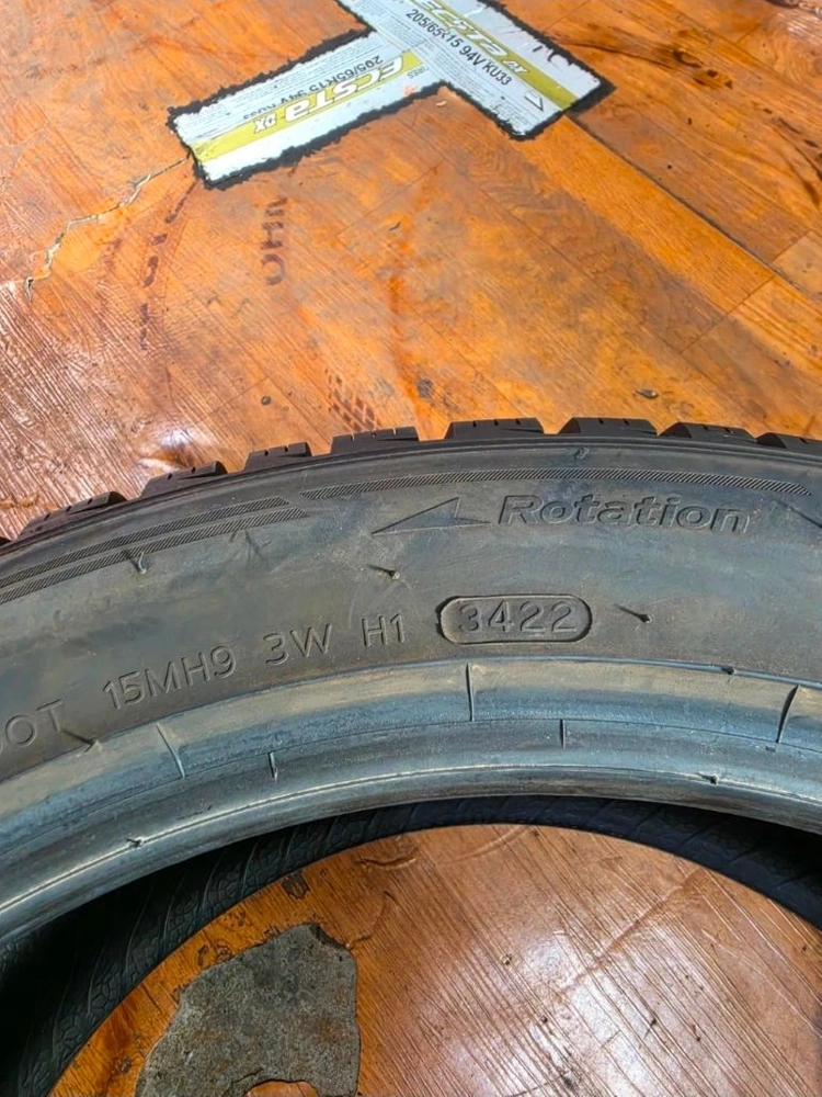 한국 스노우 245/45R19,275/40R19 한대분 이미지