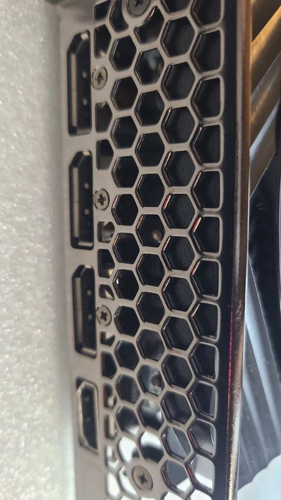 게인워드 RTX 4060 Ti 그래픽카드 이미지
