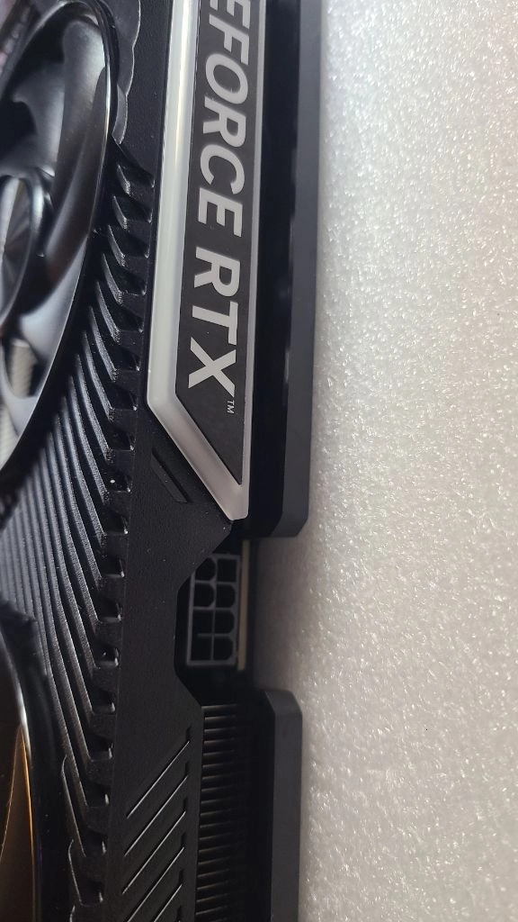 게인워드 RTX 4060 Ti 그래픽카드 이미지