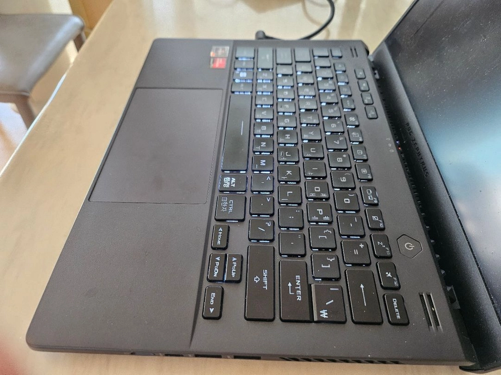 ASUS ROG Zephyrus G14 GA402RJ 이미지