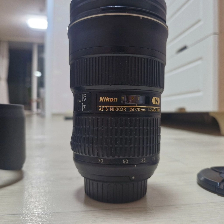 니콘 AF-S NIKKOR 24-70mm f/2.8G ED 렌즈 이미지