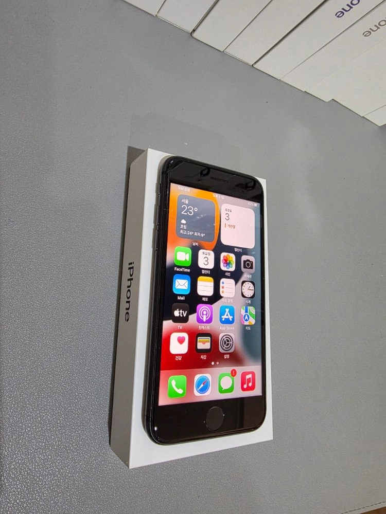 아이폰8 64GB 블랙 이미지