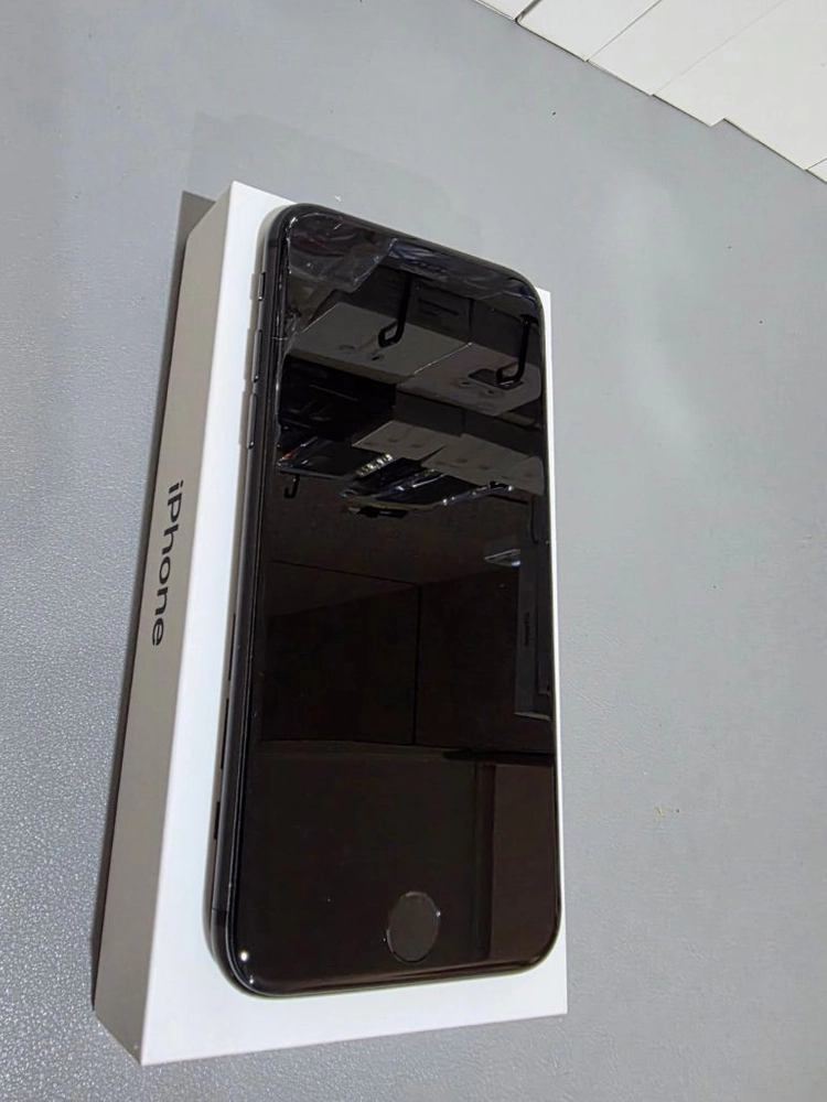 아이폰8 64GB 블랙 이미지