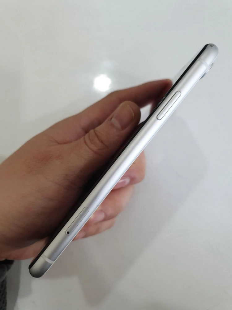 아이폰 XR 64G 상태굿 중고폰 공기계 이미지