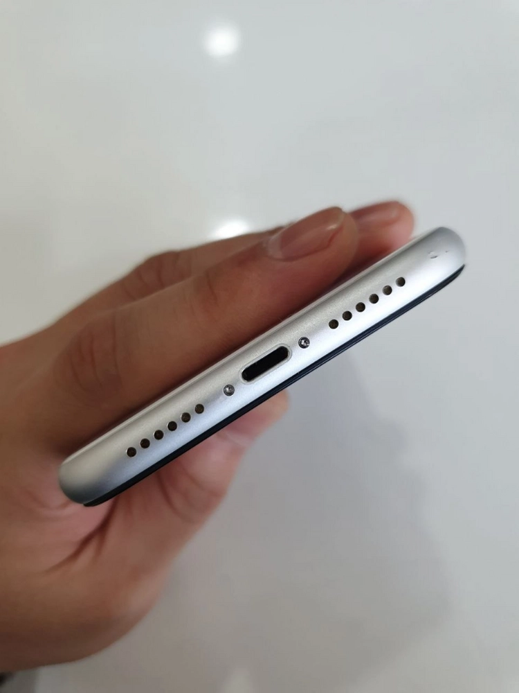 아이폰 XR 64G 상태굿 중고폰 공기계 이미지