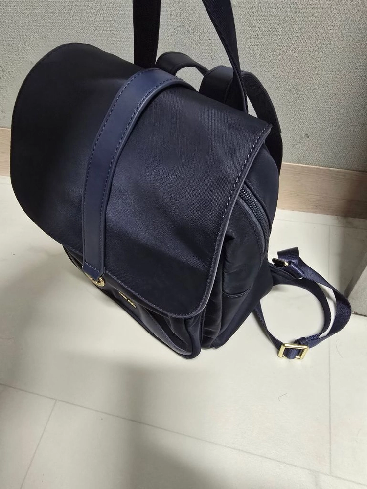 마리끌레르 네이비 백팩 이미지