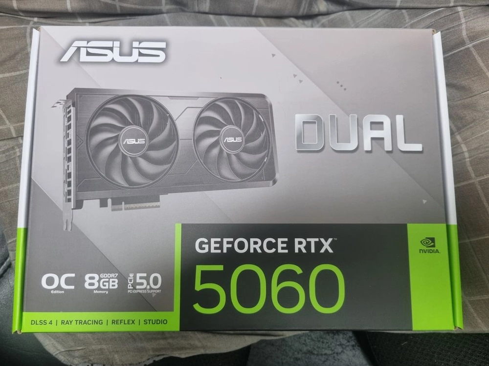 ASUS DUAL 지포스 RTX 5060 EVO OC D7 8GB 이미지
